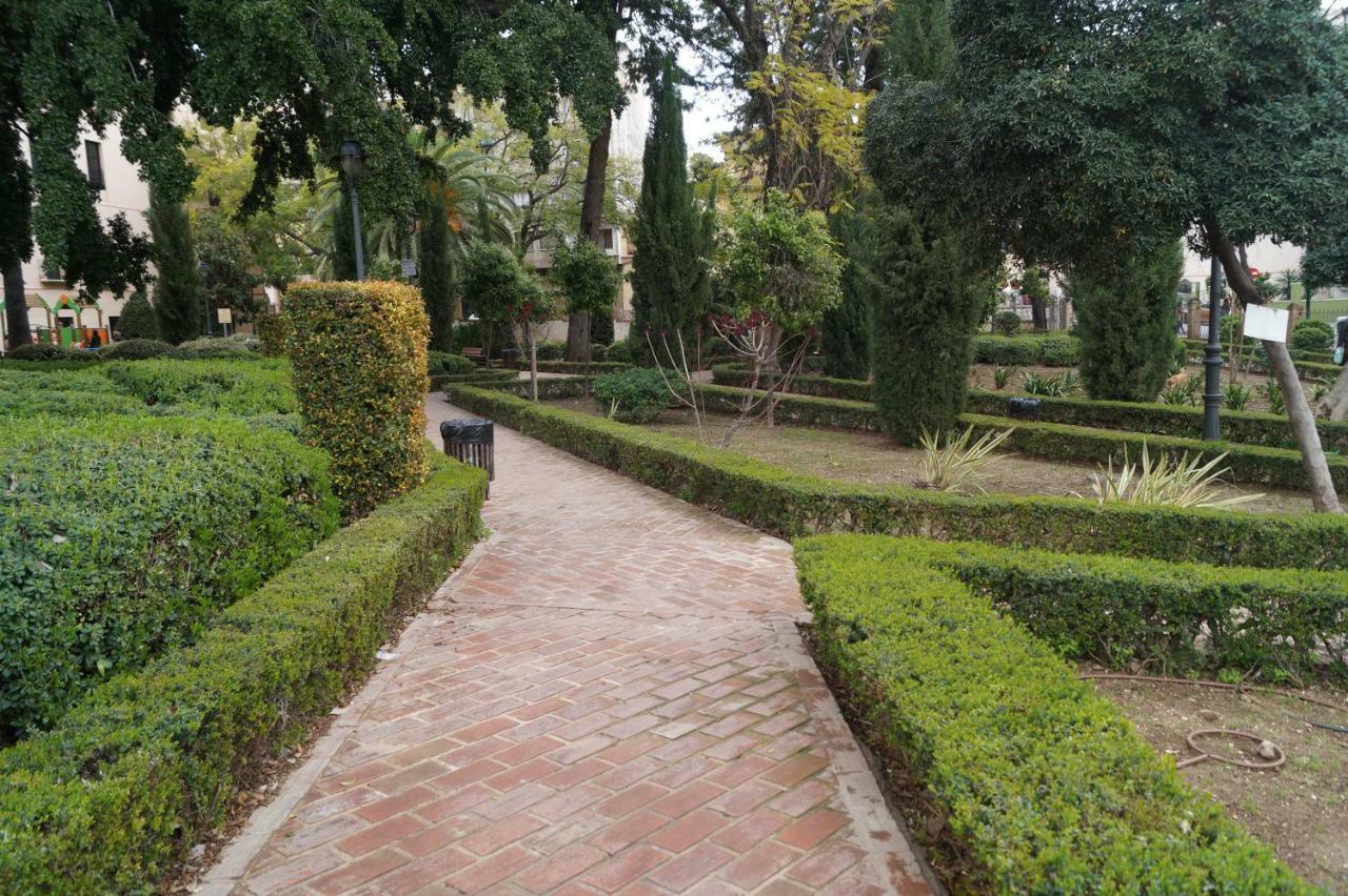 Apartamento Plaza Alfonso XII Málaga Exteriör bild