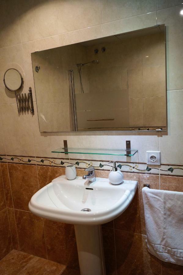 Apartamento Plaza Alfonso XII Málaga Exteriör bild